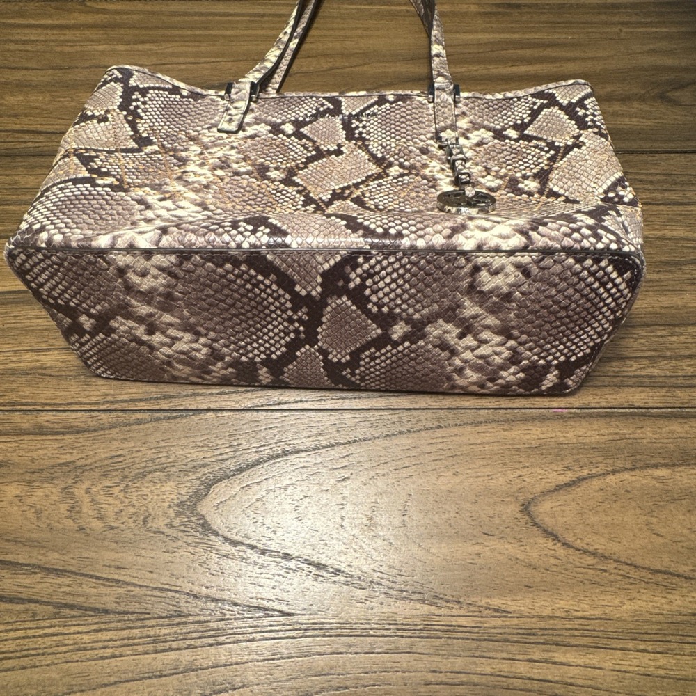Michael Kors Women's Snakeskin Tote Handbag Purse - Picture 4 of 11